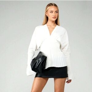 D.H. GATE Pleated Long Sleeve Blouse